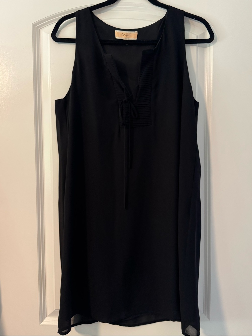 Black Sleeveless Tie-Neck Shift Dress